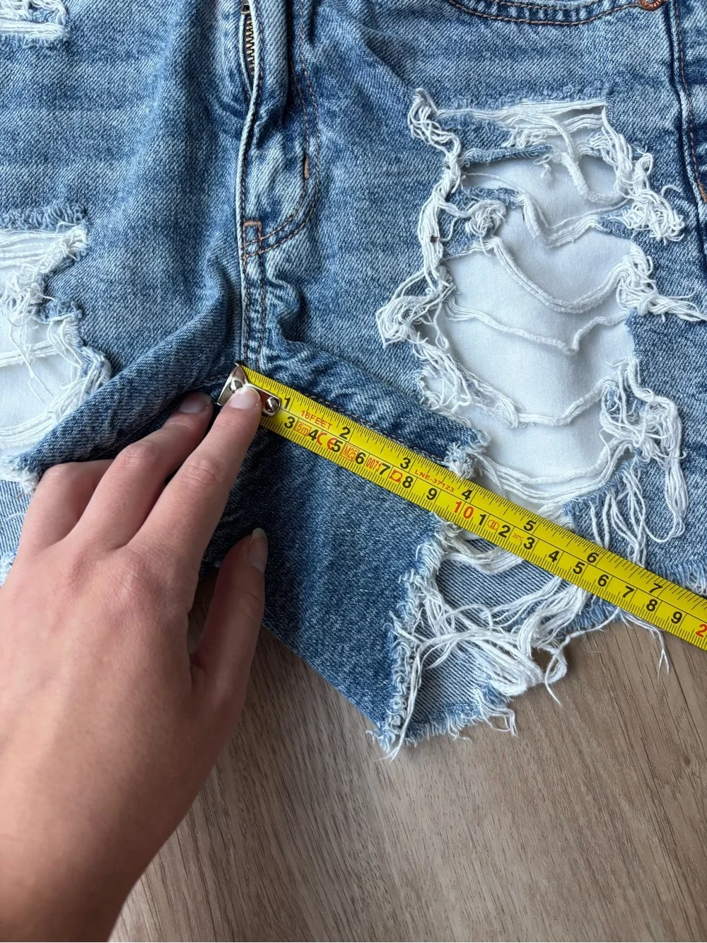 American Eagle Highest Rise Baggy Distressed Denim Jean Shorts Size 00 W24